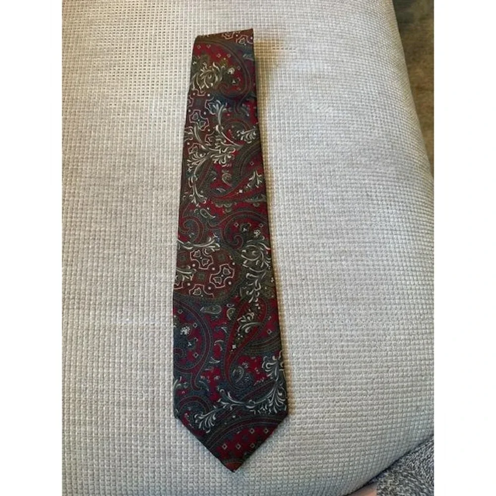 Bill Blass Mens Silk‎ Necktie Red Olive Green Gold Paisley Medallion Vintage Tie